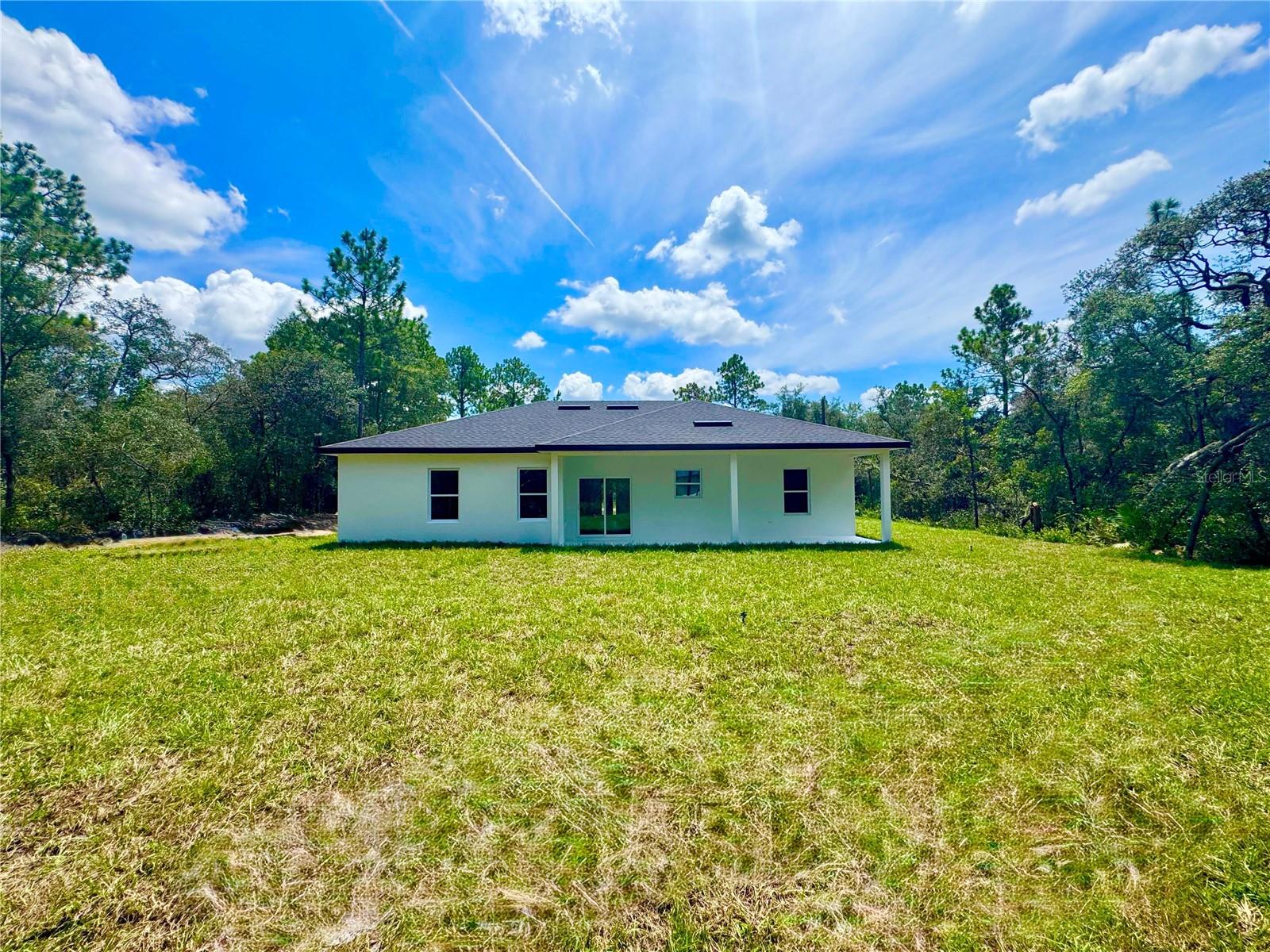 Listing photo id 4 for 8550 Trojan Drive