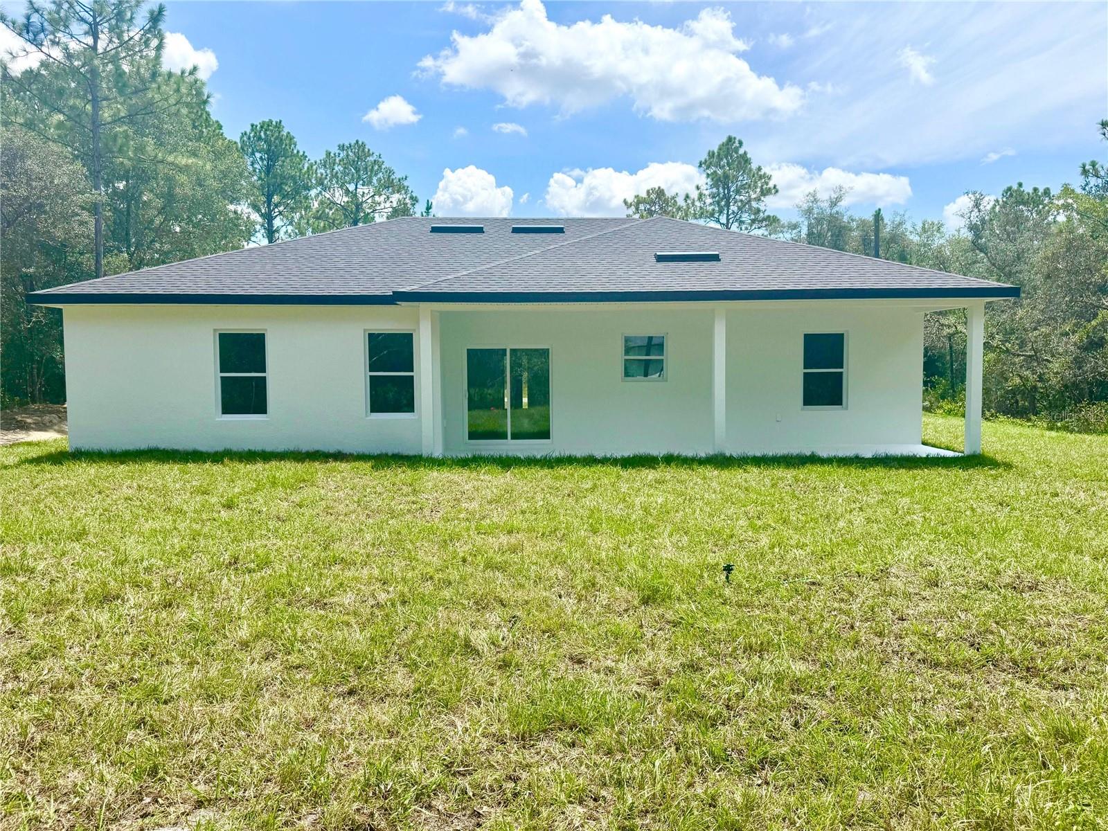 Listing photo id 5 for 8550 Trojan Drive