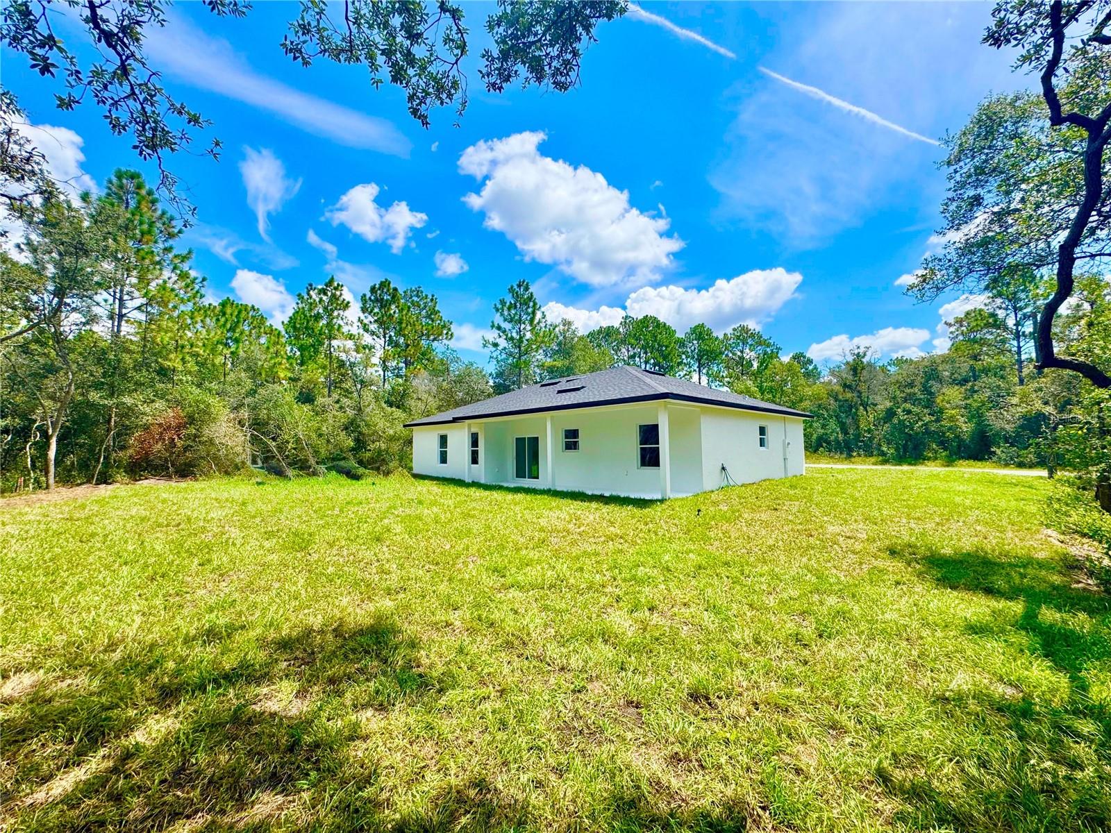 Listing photo id 7 for 8550 Trojan Drive