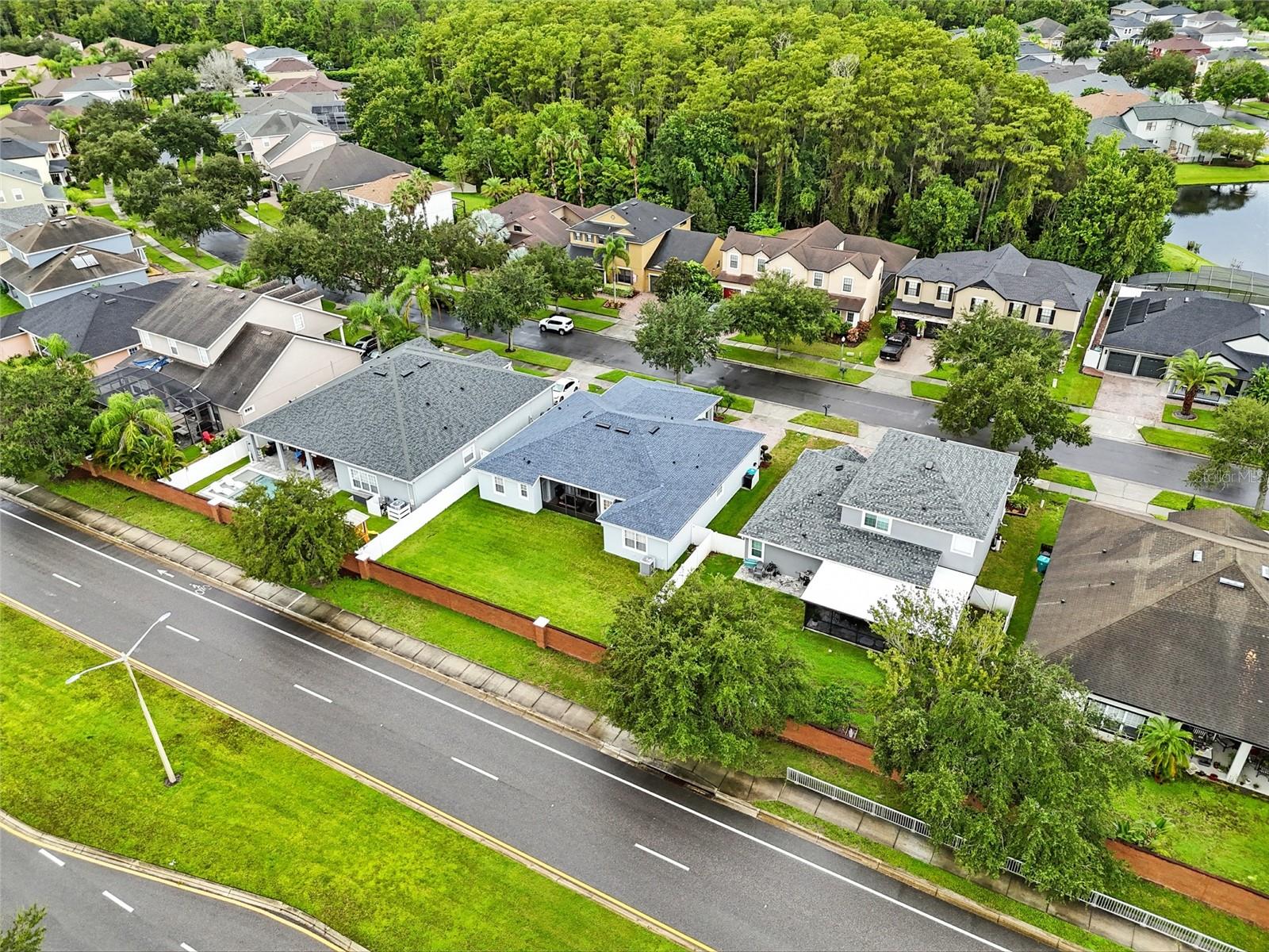Listing photo id 10 for 10227 Kristen Park Drive