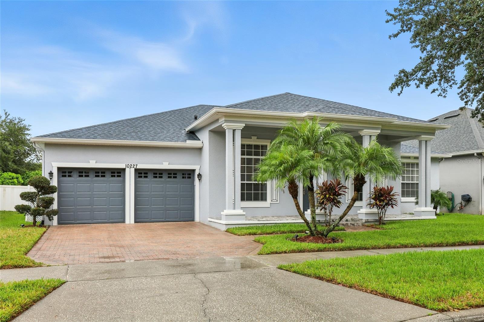 Listing photo id 1 for 10227 Kristen Park Drive