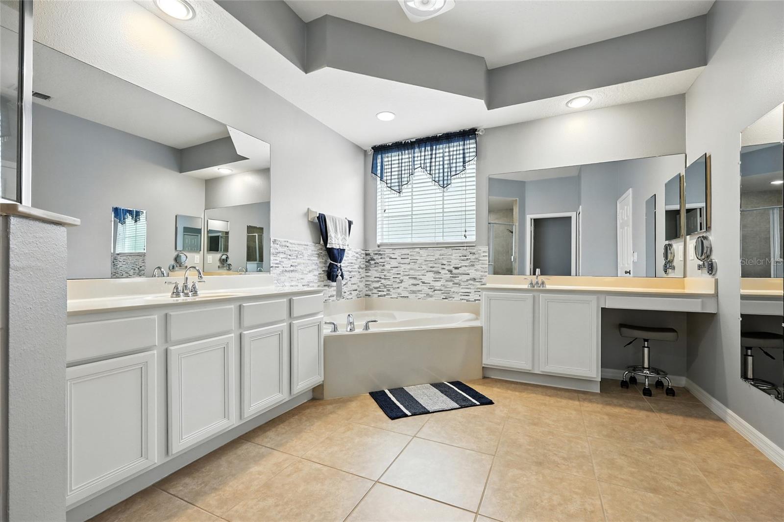 Listing photo id 44 for 10227 Kristen Park Drive
