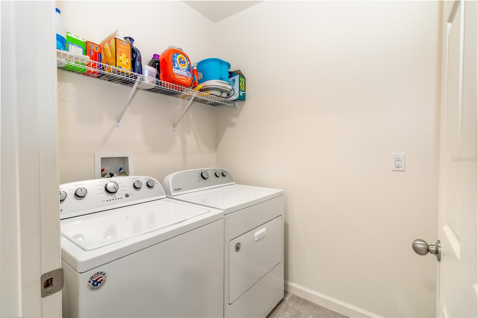 Image 17 of 22 For 255 Guinevere Drive Sw