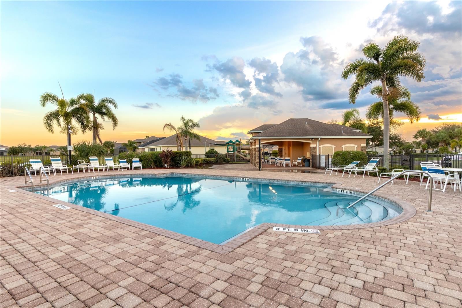 Image 19 of 22 For 255 Guinevere Drive Sw