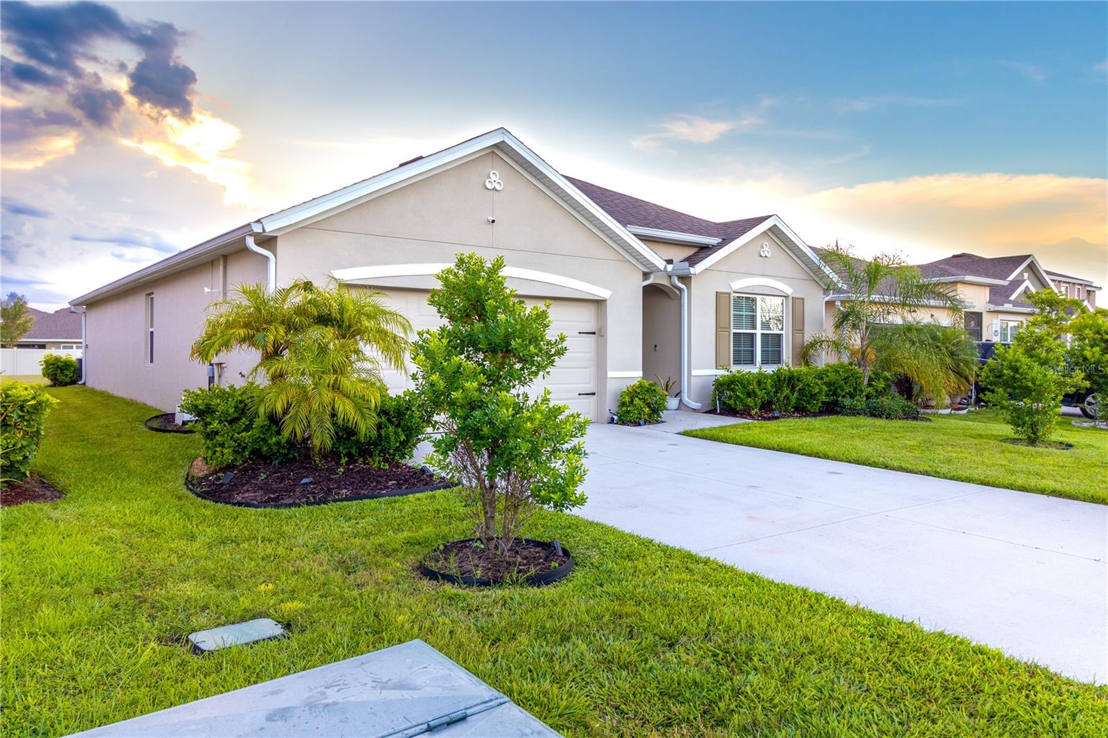 Image 3 of 22 For 255 Guinevere Drive Sw