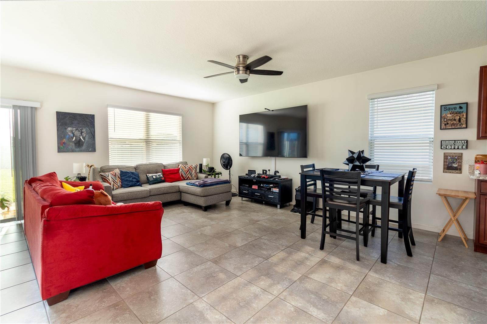 Image 6 of 22 For 255 Guinevere Drive Sw
