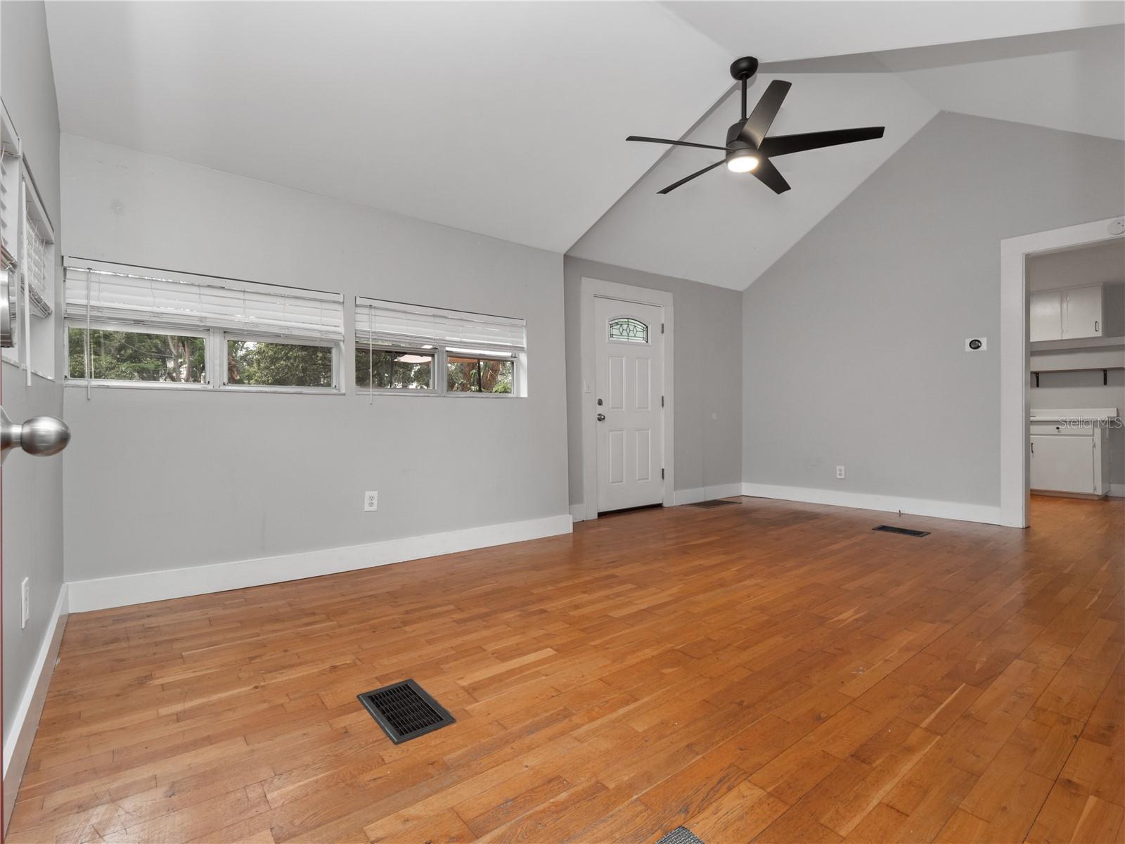 Image 3 of 9 For 1627 Concord Street