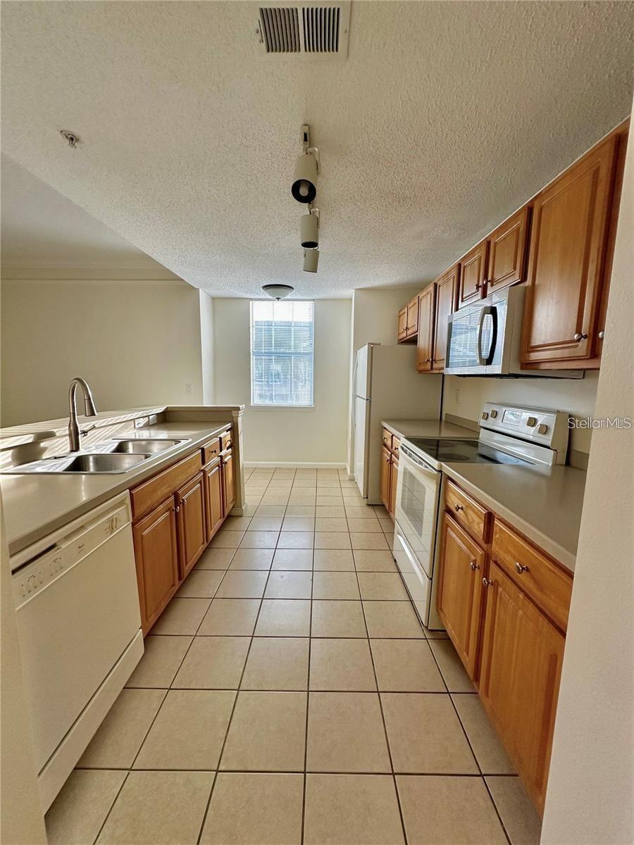 Image 11 of 25 For 12212 Wild Iris Way 104