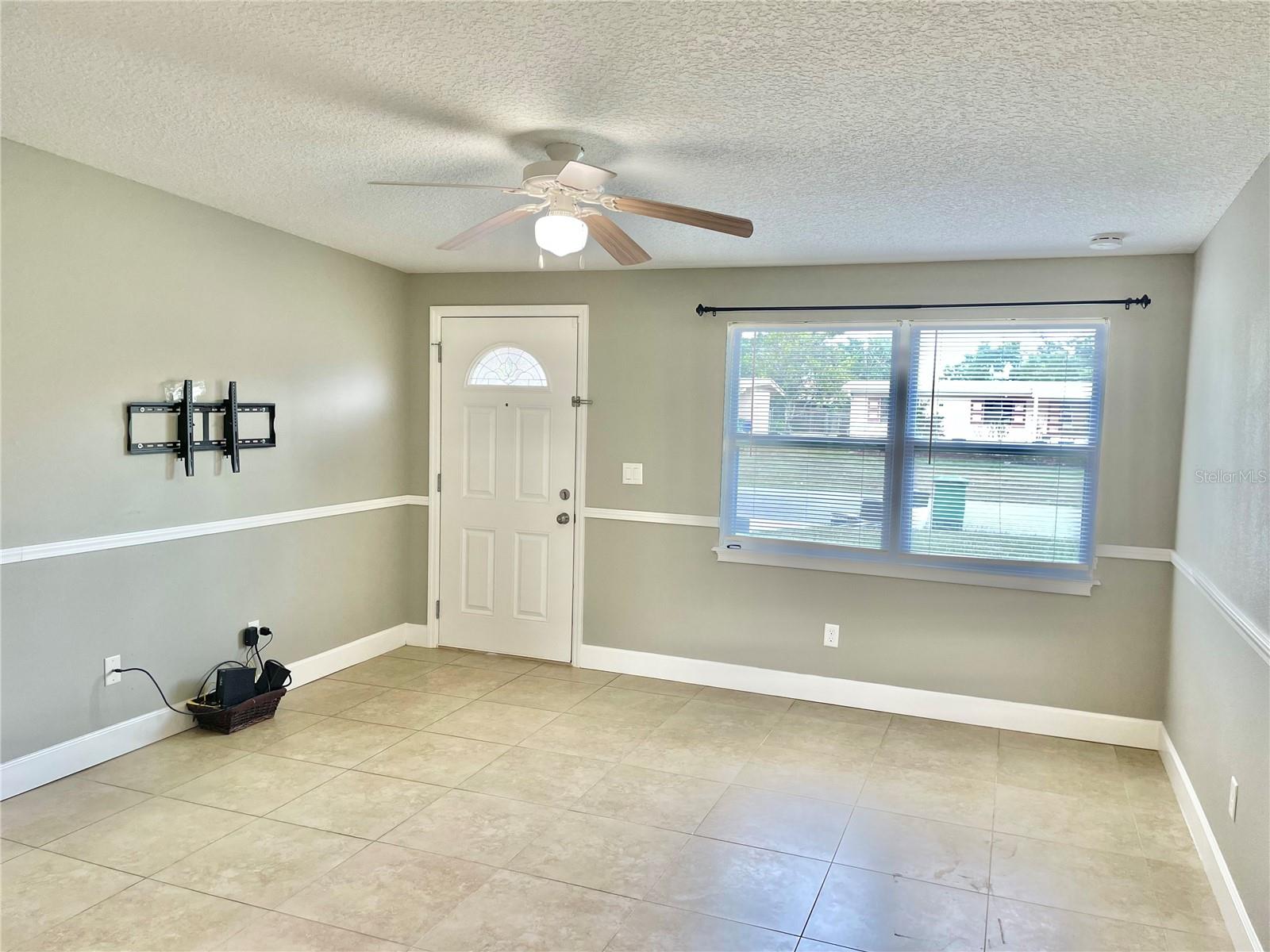Image 3 of 17 For 836 Logan Drive