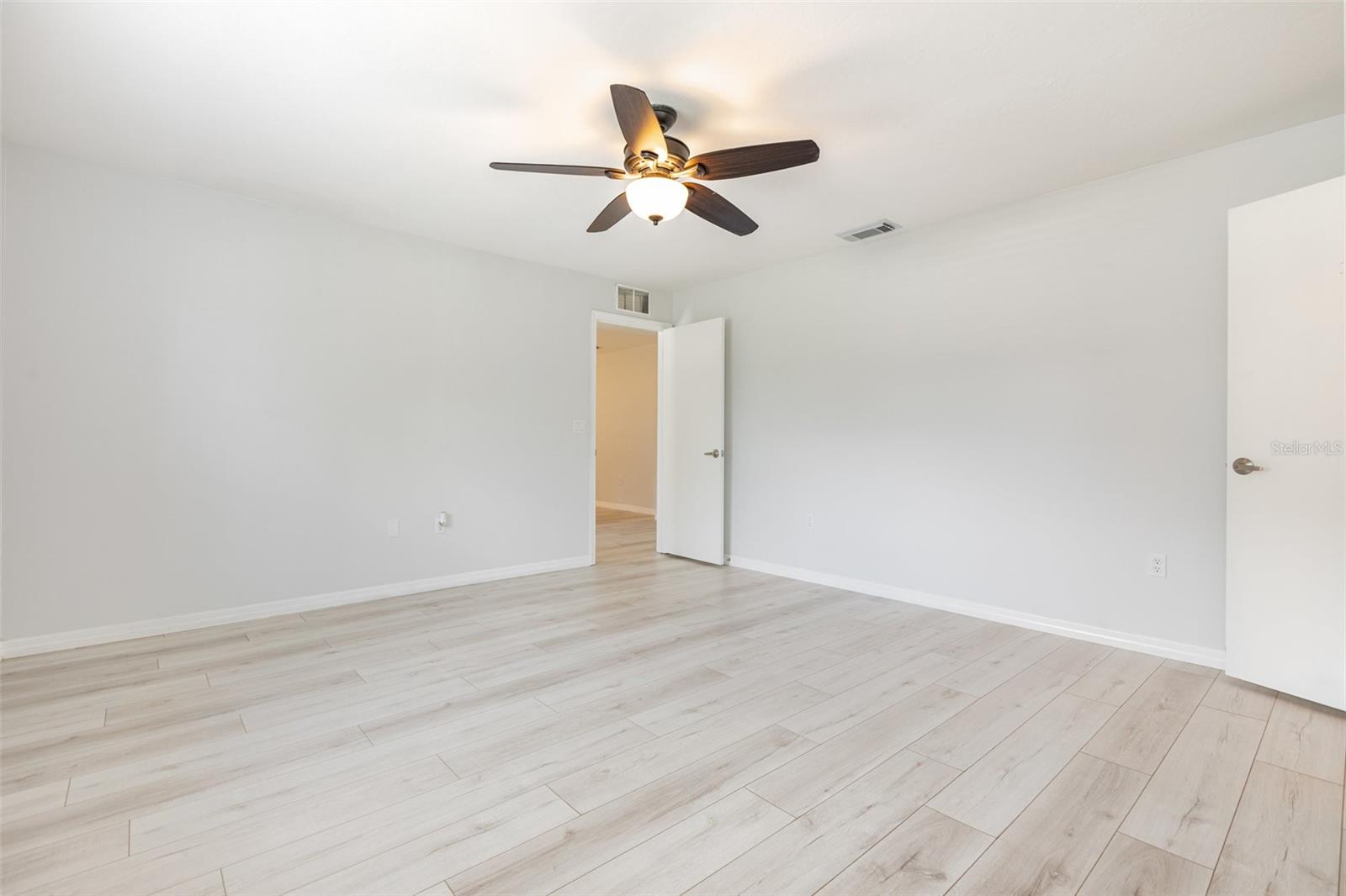 Image 19 of 30 For 8434 Cypress Lake Circle