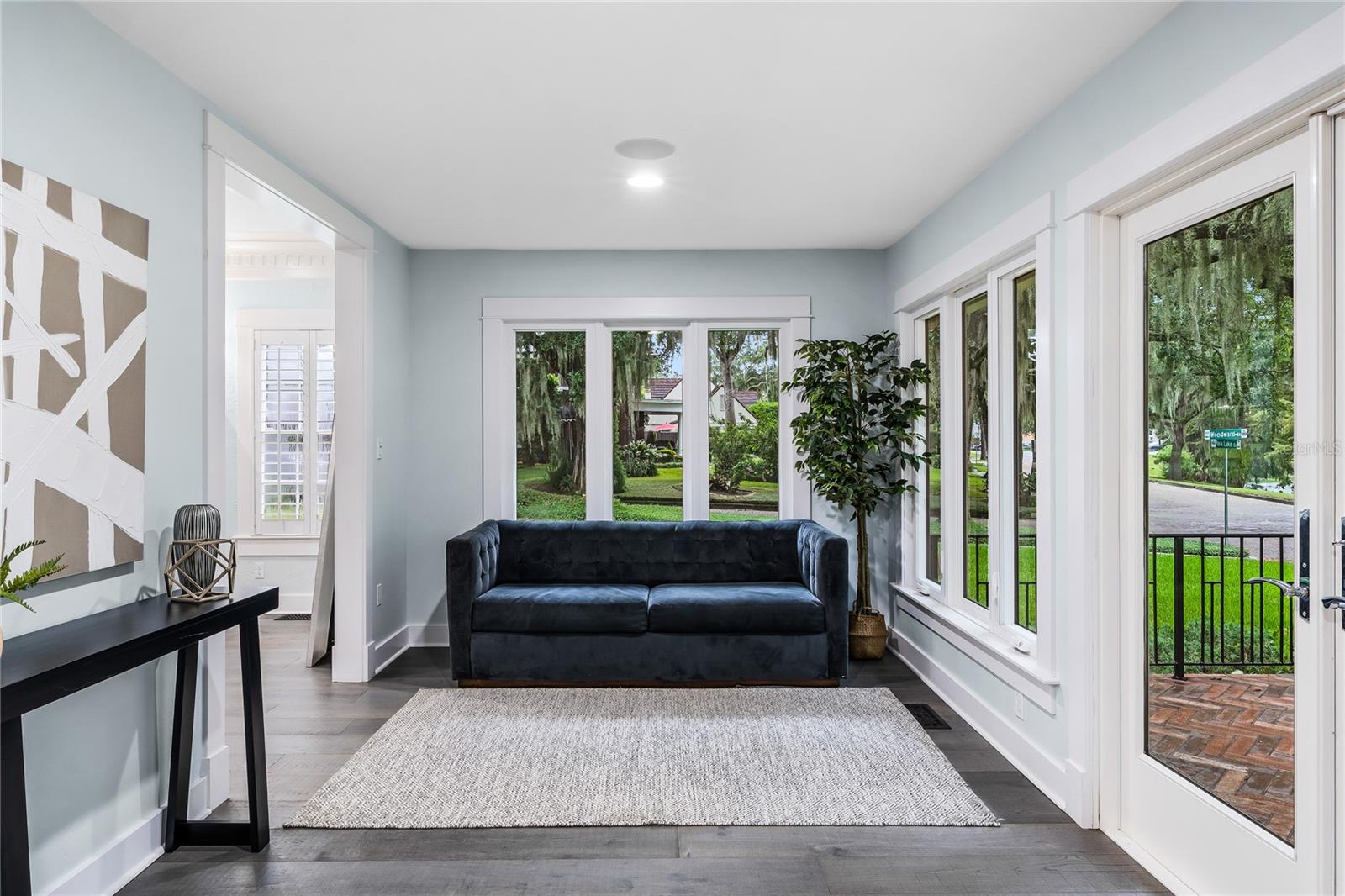 Image 36 of 76 For 727 Park Lake Circle