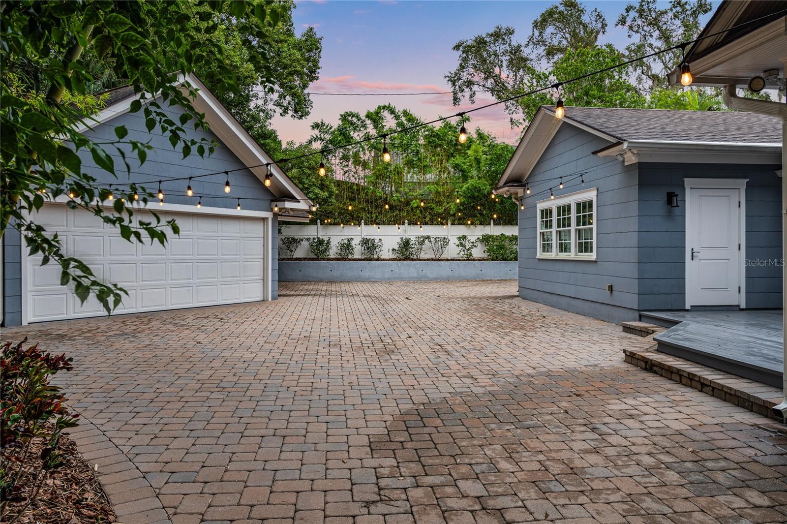 Image 48 of 76 For 727 Park Lake Circle