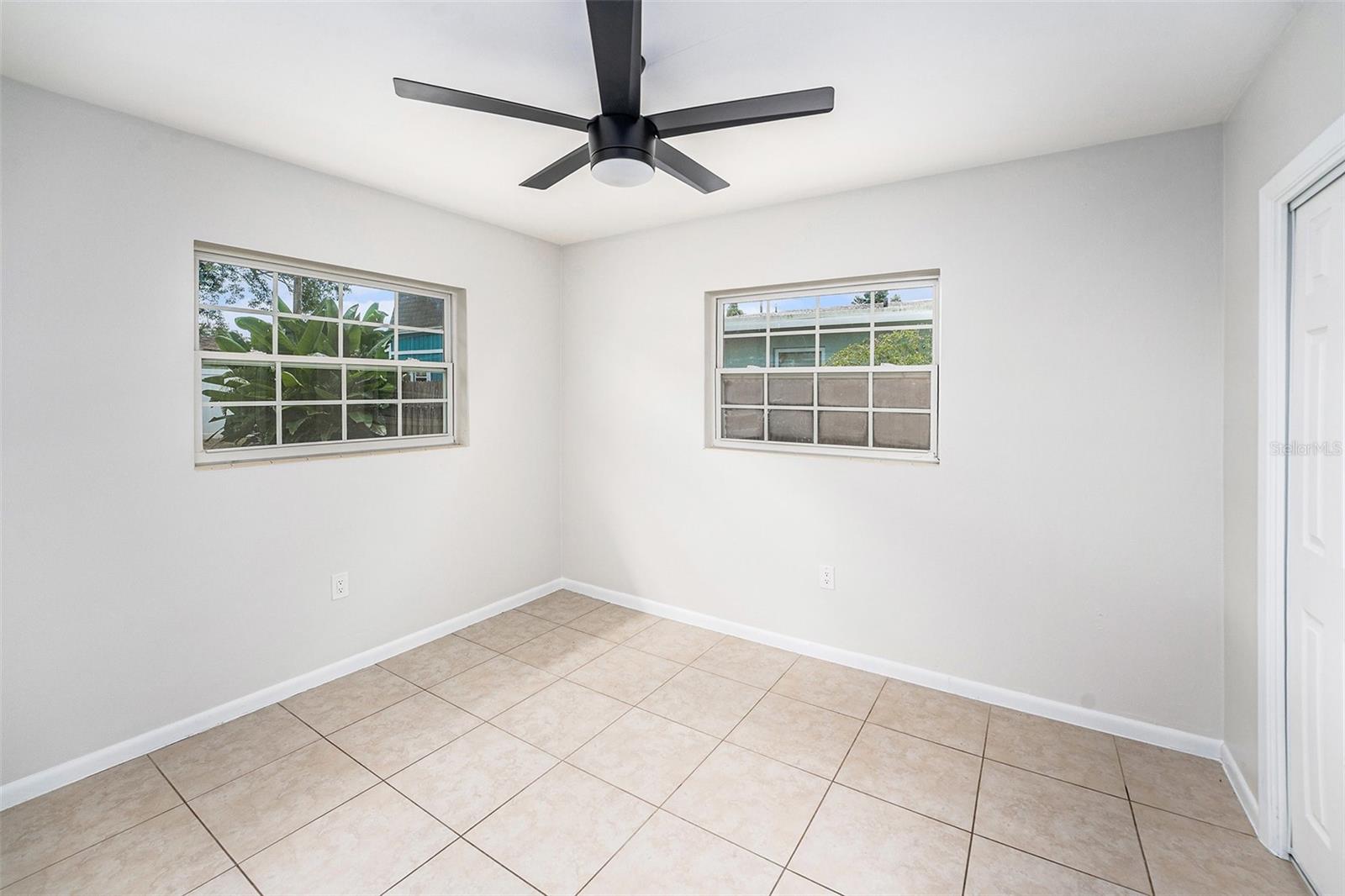Image 12 of 24 For 15 Nimbus Avenue
