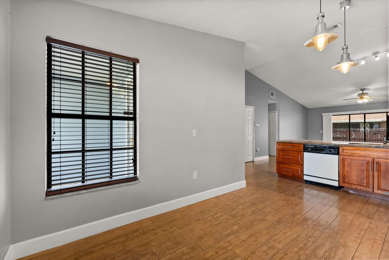 Image 10 of 29 For 8110 Canyon Oak Lane