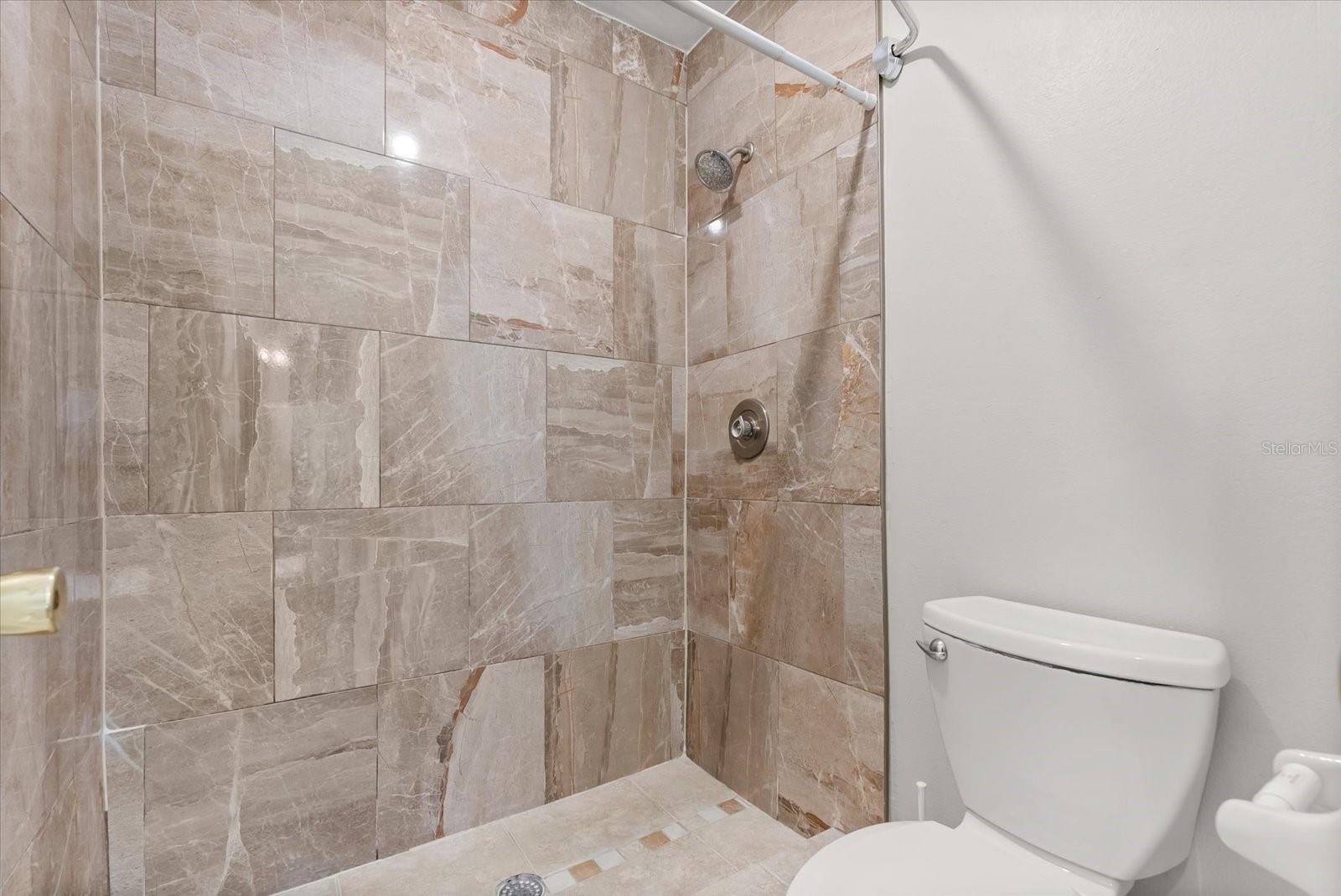 Image 17 of 29 For 8110 Canyon Oak Lane
