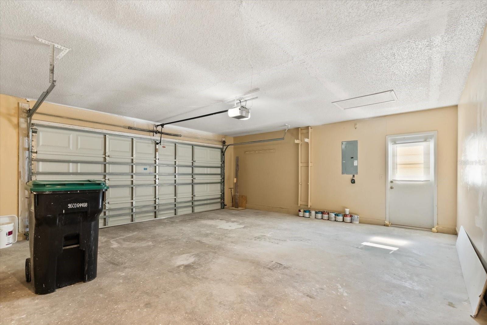 Image 21 of 29 For 8110 Canyon Oak Lane