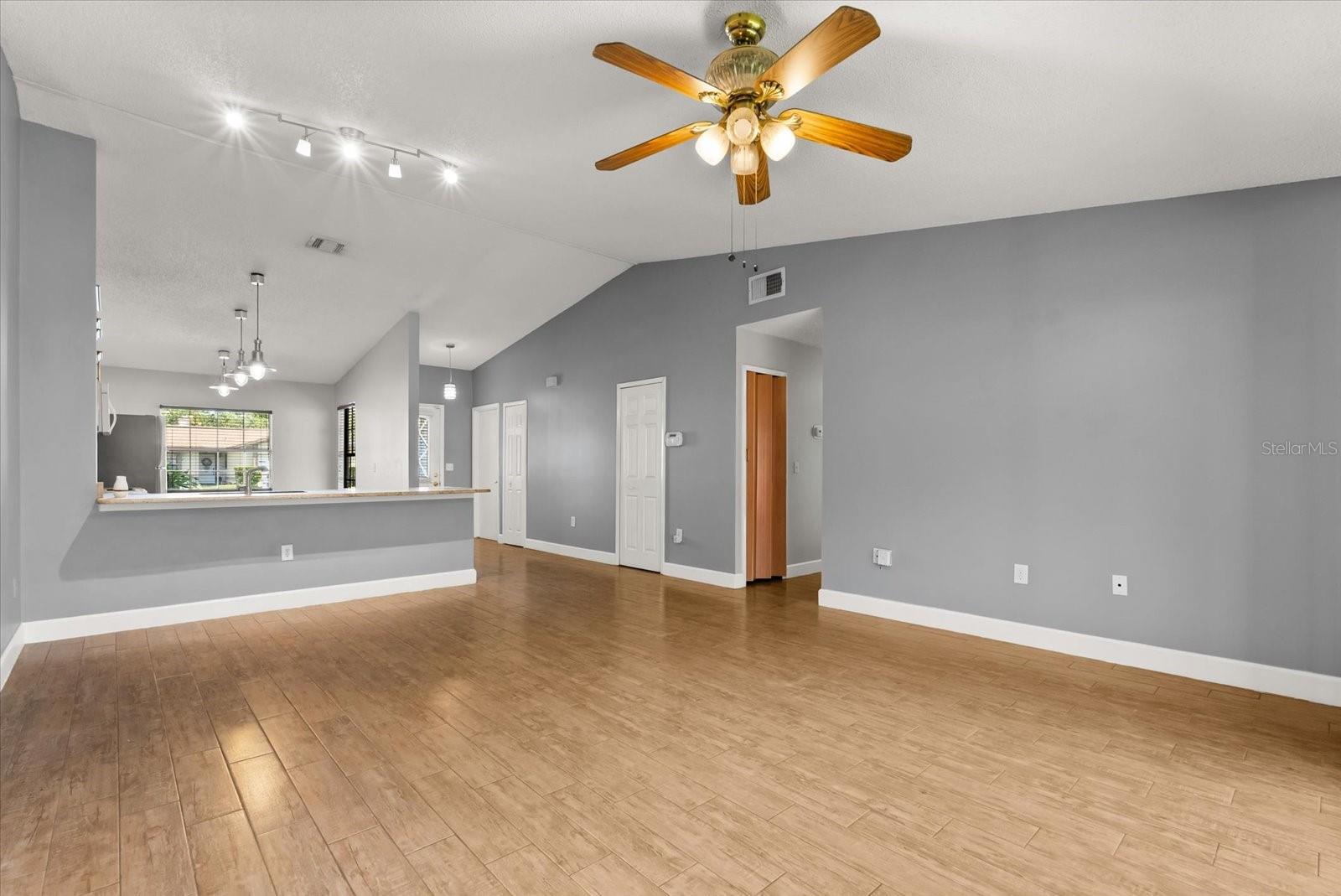 Image 4 of 29 For 8110 Canyon Oak Lane