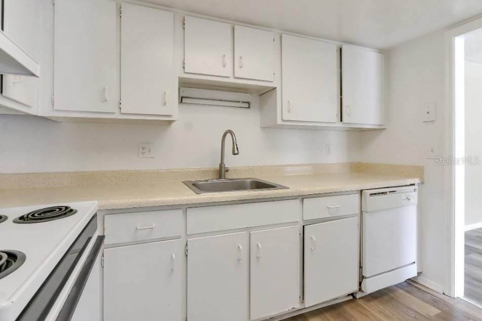 Image 11 of 19 For 448 Banyon Tree Circle 206