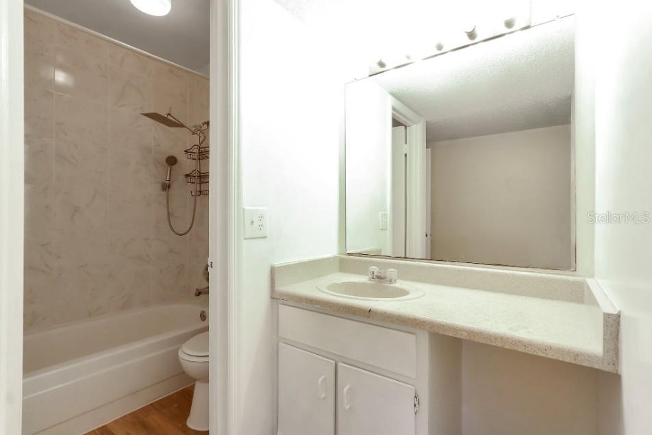 Image 12 of 19 For 448 Banyon Tree Circle 206