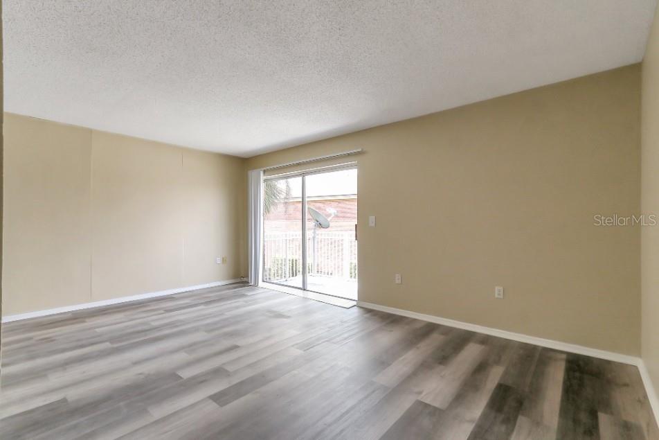 Image 14 of 19 For 448 Banyon Tree Circle 206