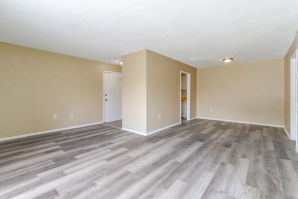 Image 15 of 19 For 448 Banyon Tree Circle 206