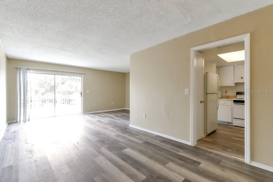 Image 16 of 19 For 448 Banyon Tree Circle 206
