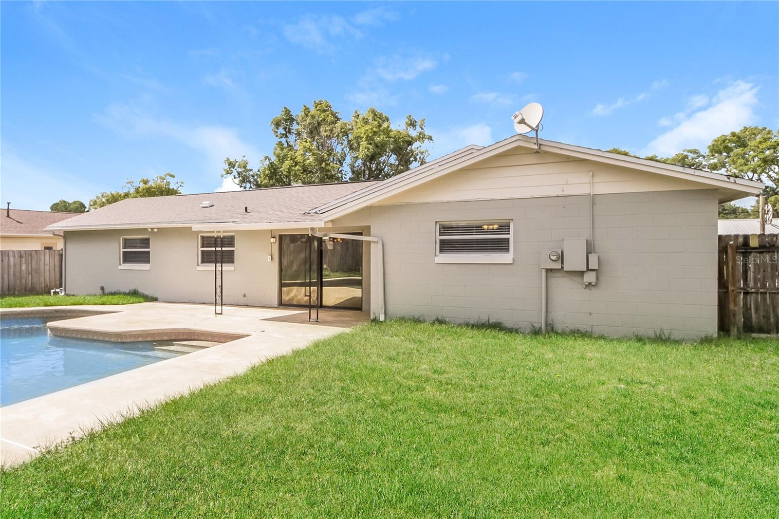 Image 16 of 16 For 216 Lochmond Drive