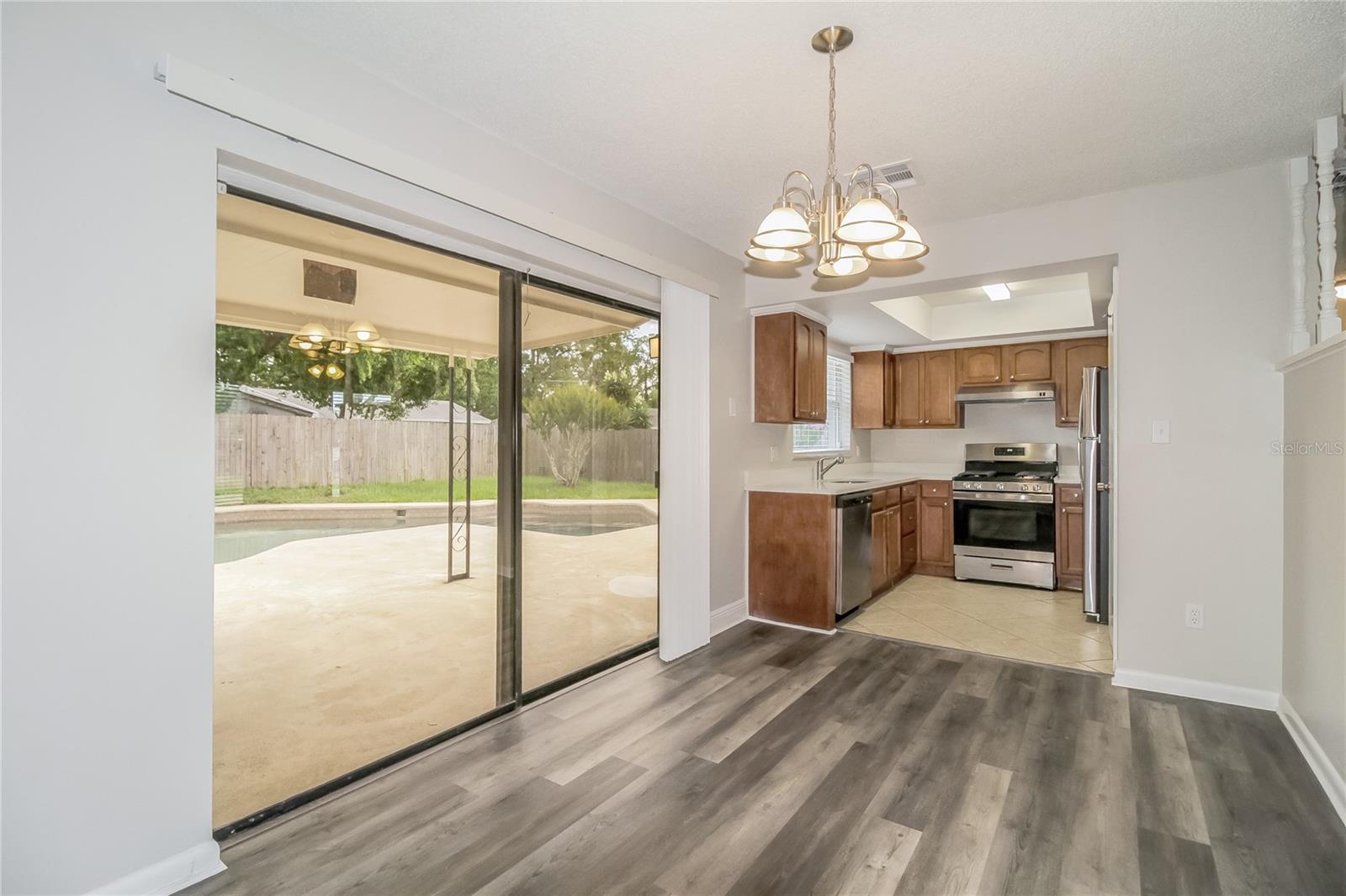 Image 7 of 16 For 216 Lochmond Drive
