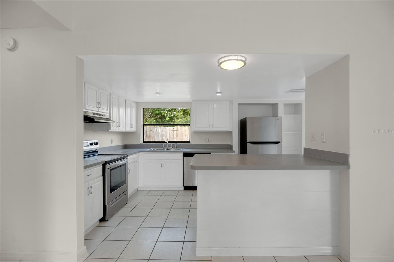 Image 11 of 32 For 398 Buttonwood Drive