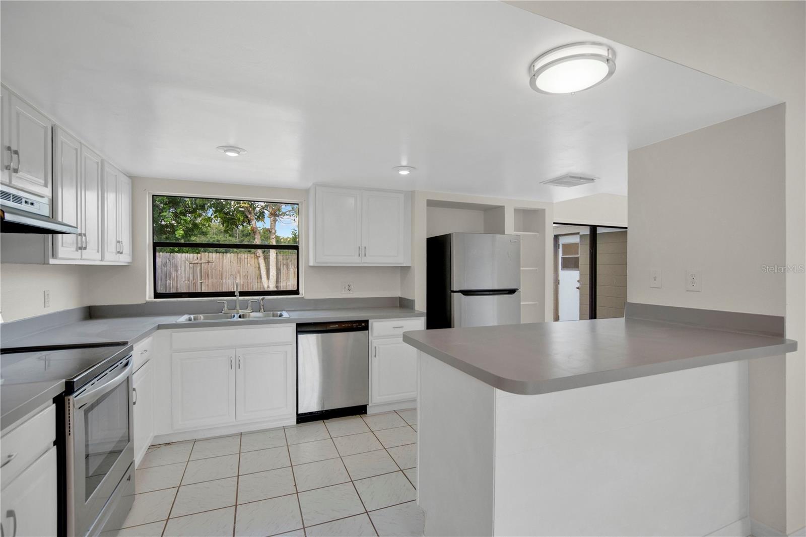 Image 12 of 32 For 398 Buttonwood Drive