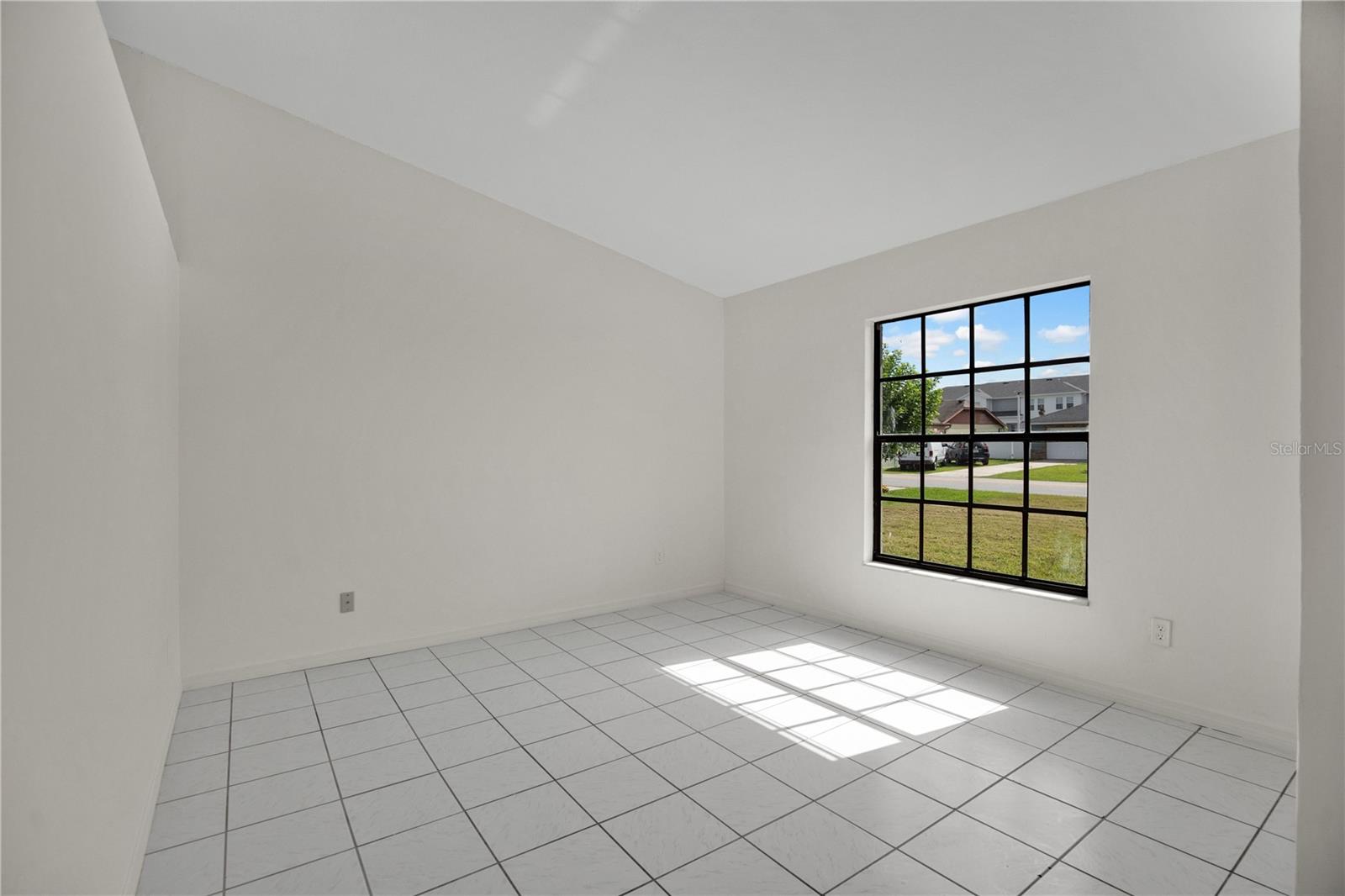 Image 9 of 32 For 398 Buttonwood Drive
