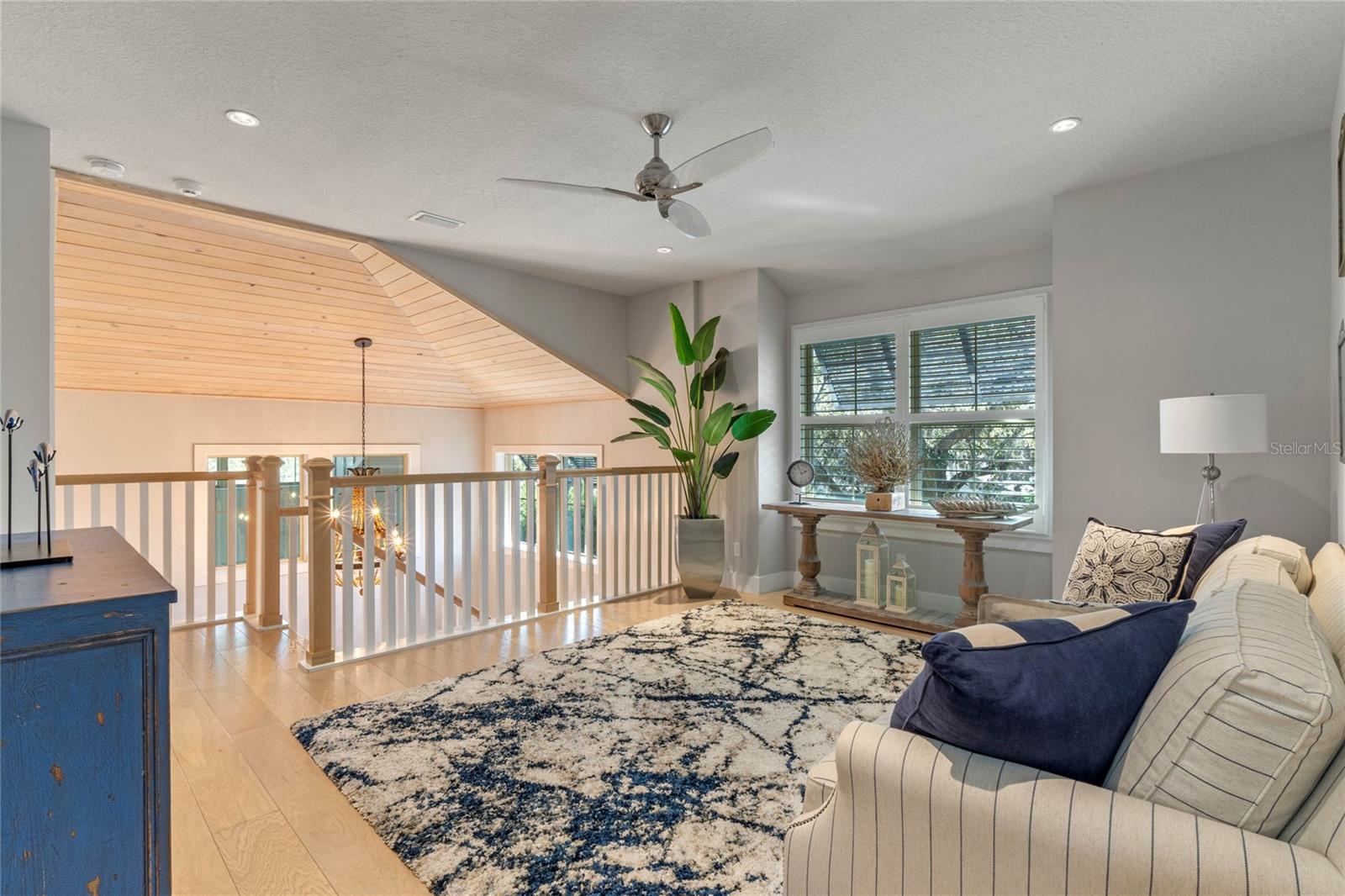 Image 32 of 97 For 1661 Hillcrest Avenue