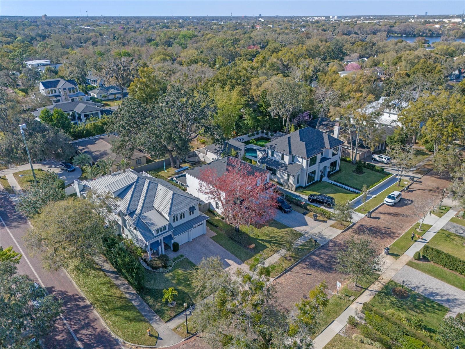 Image 68 of 97 For 1661 Hillcrest Avenue