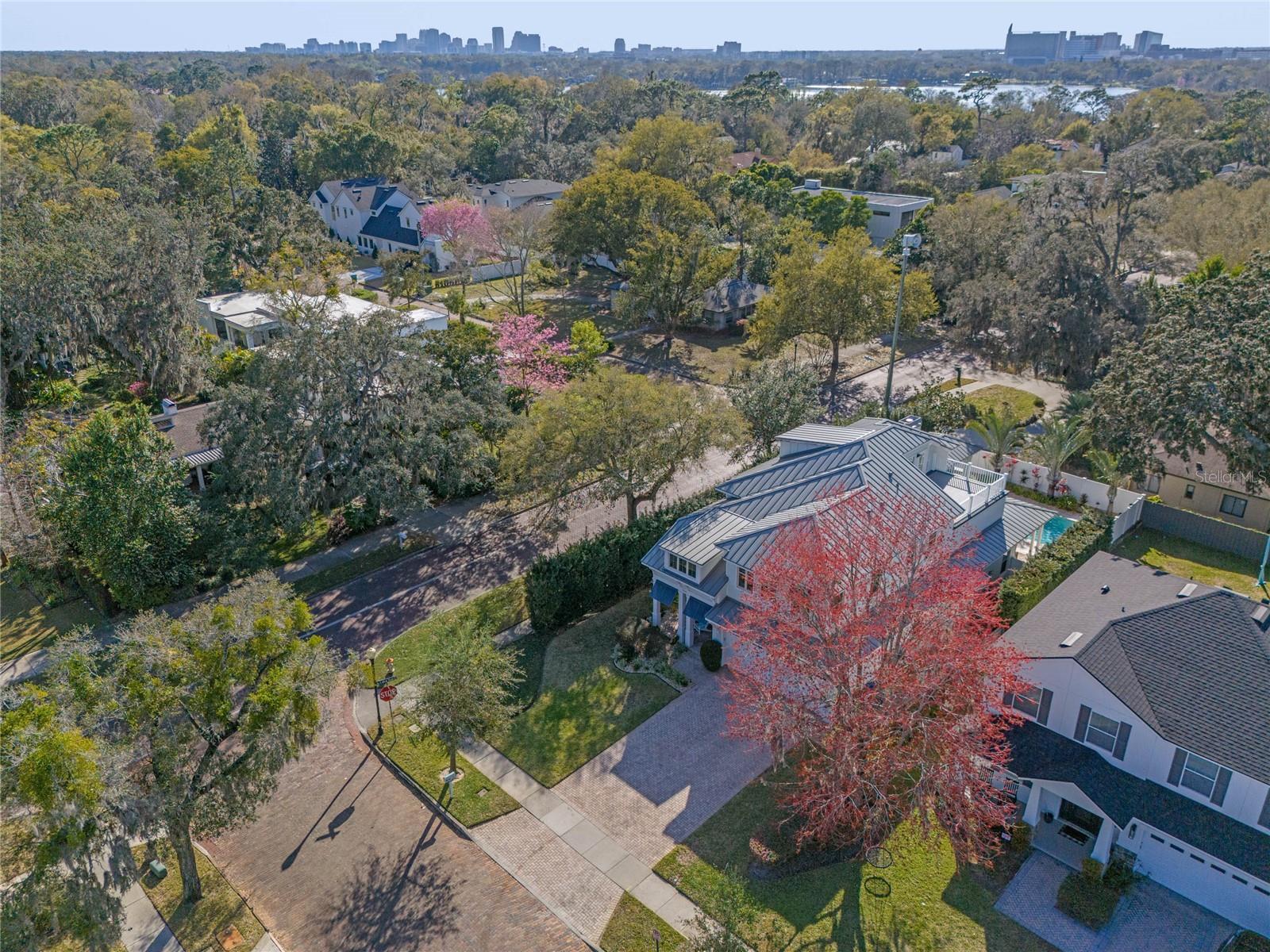 Image 91 of 97 For 1661 Hillcrest Avenue