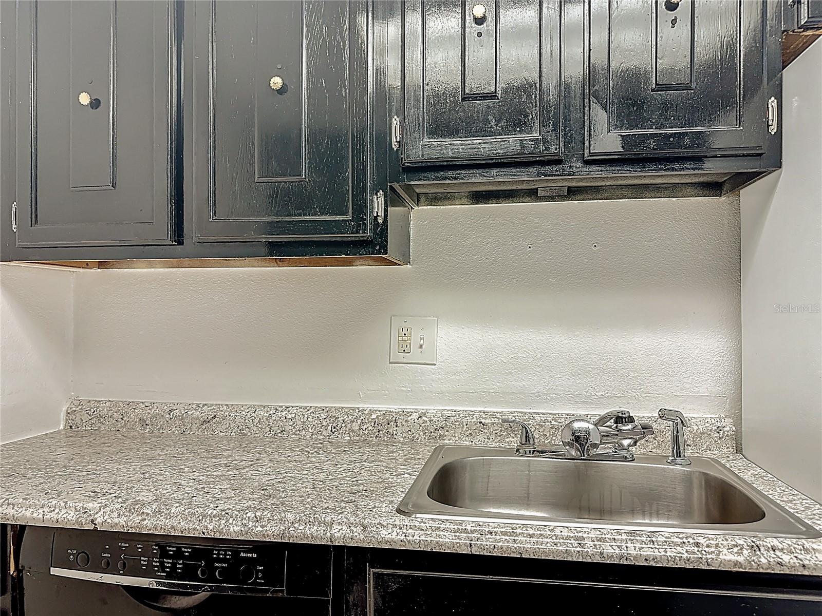 Image 13 of 47 For 5977 Village Circle South  #ge