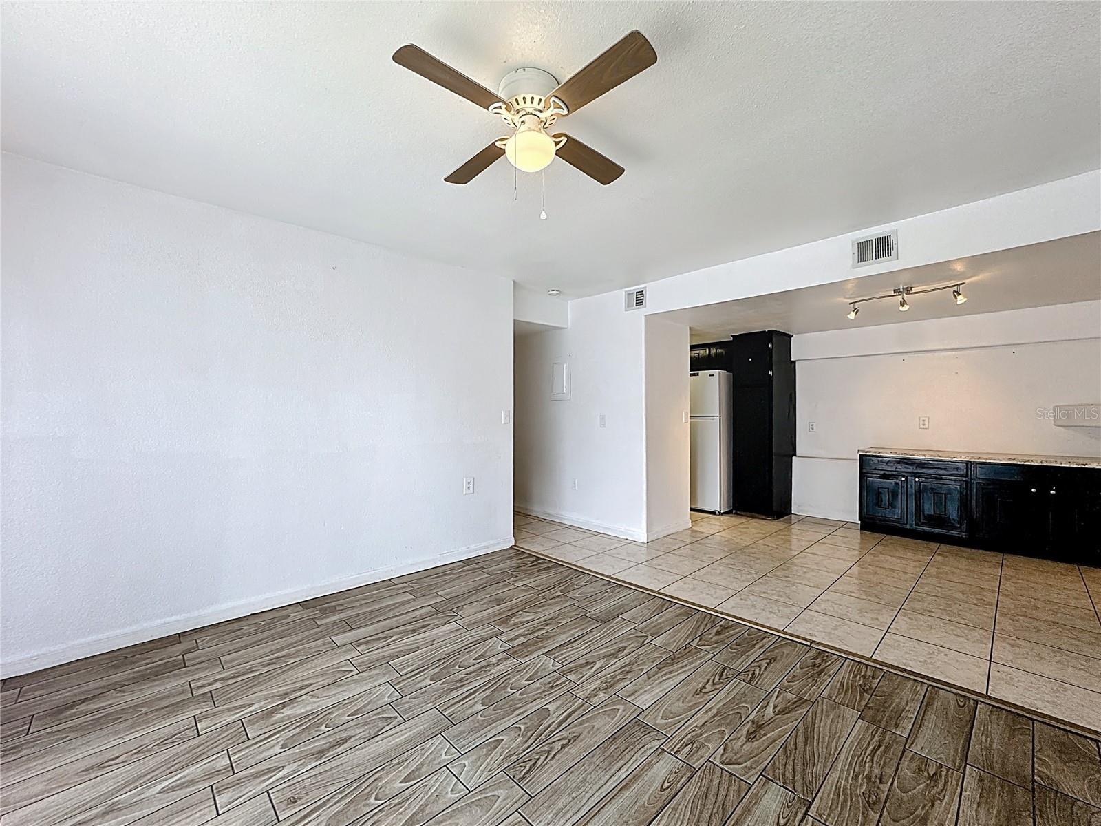 Image 20 of 47 For 5977 Village Circle South  #ge
