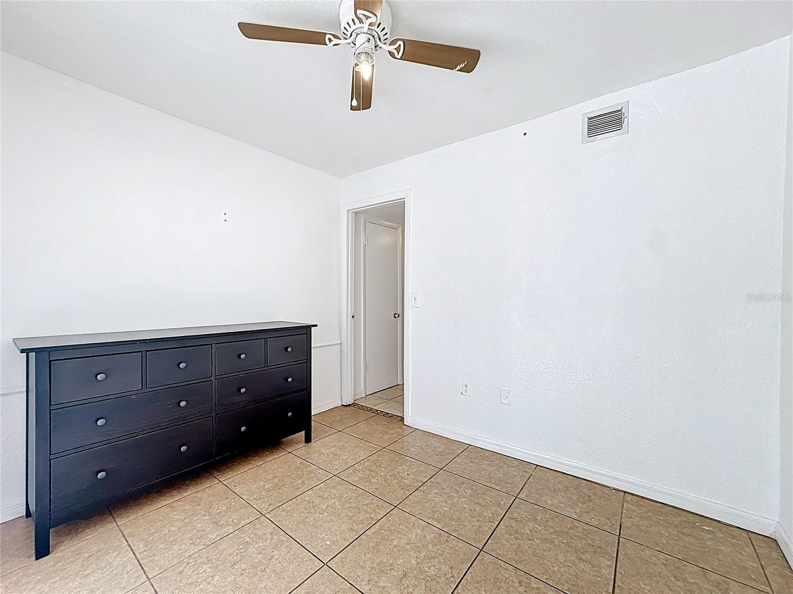 Image 24 of 47 For 5977 Village Circle South  #ge