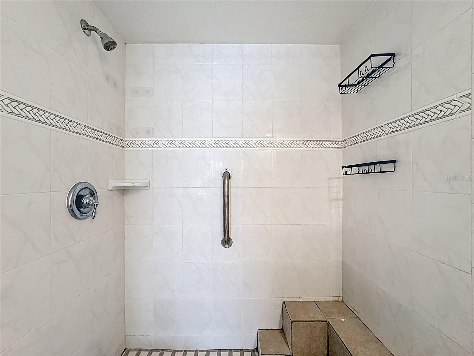 Image 33 of 47 For 5977 Village Circle South  #ge