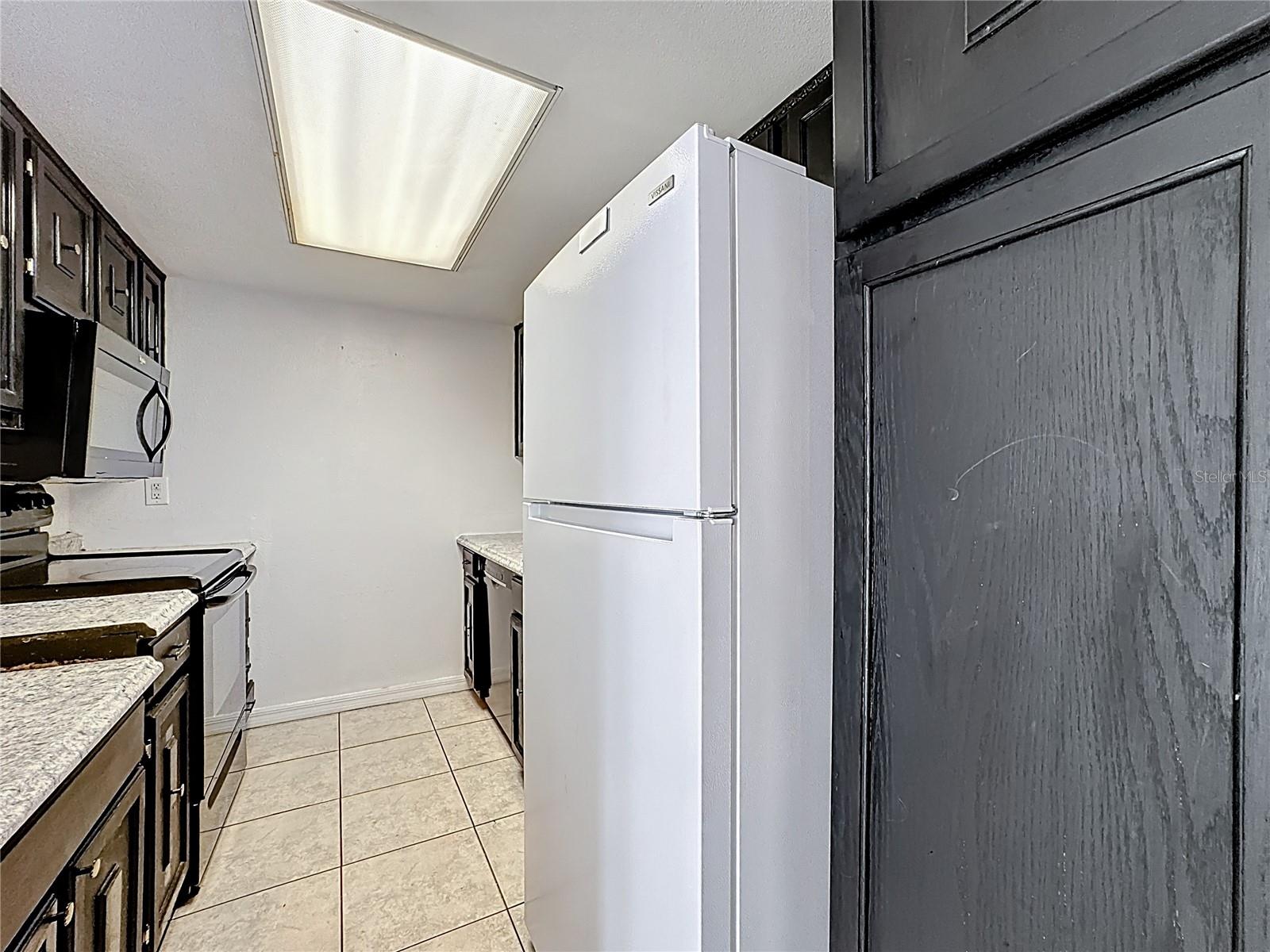 Image 8 of 47 For 5977 Village Circle South  #ge