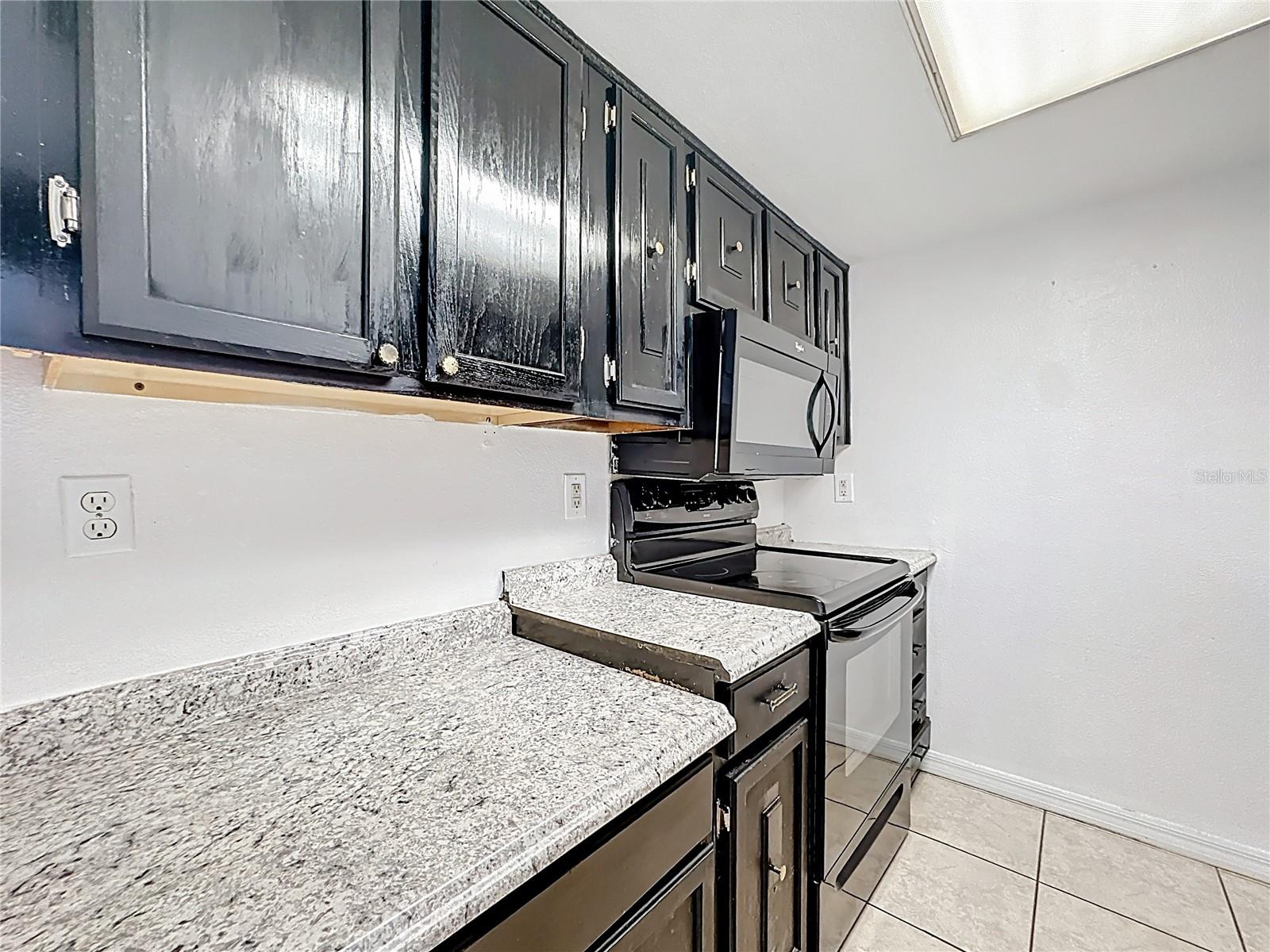 Image 9 of 47 For 5977 Village Circle South  #ge