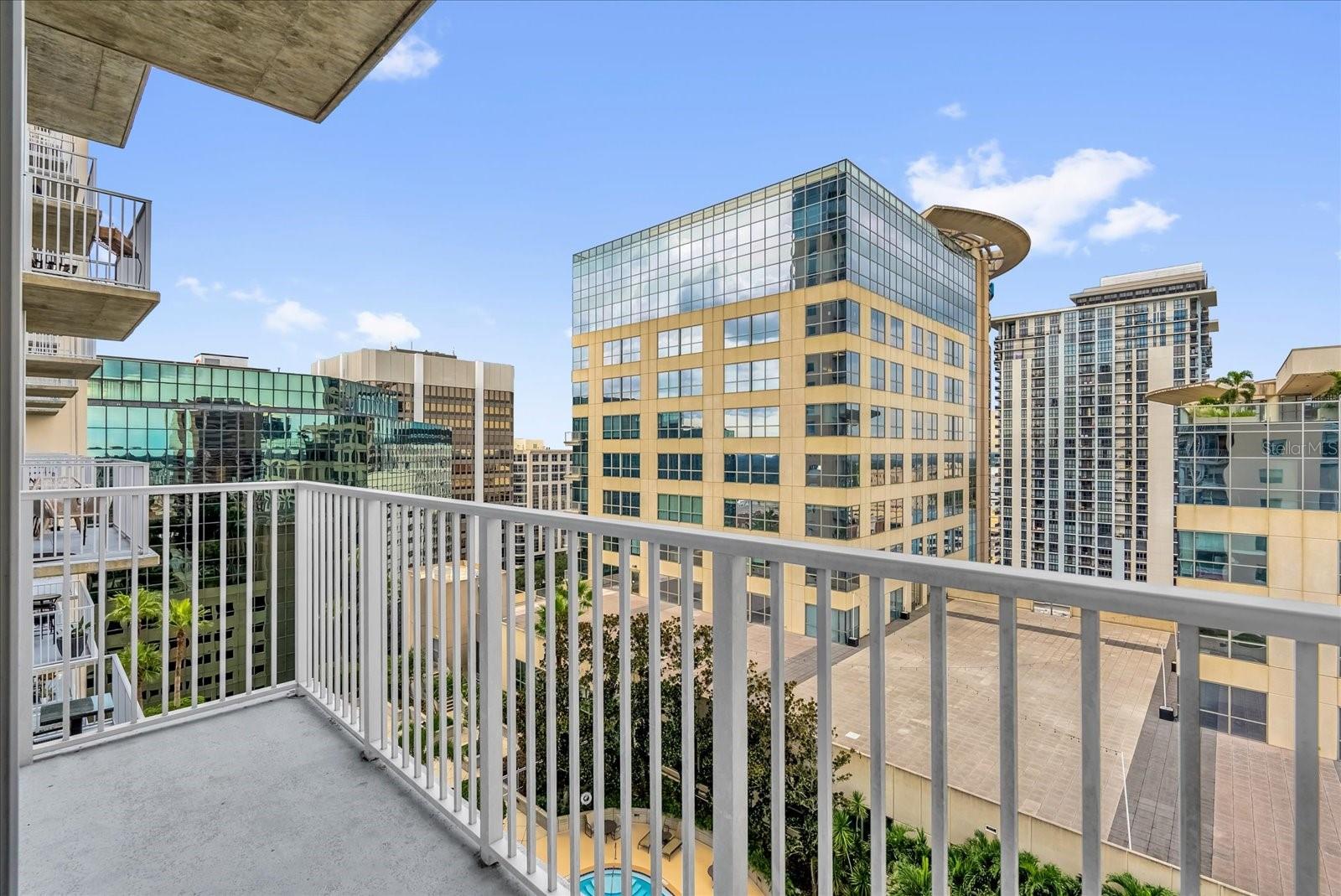 Image 9 of 25 For 155 Court Avenue 1614