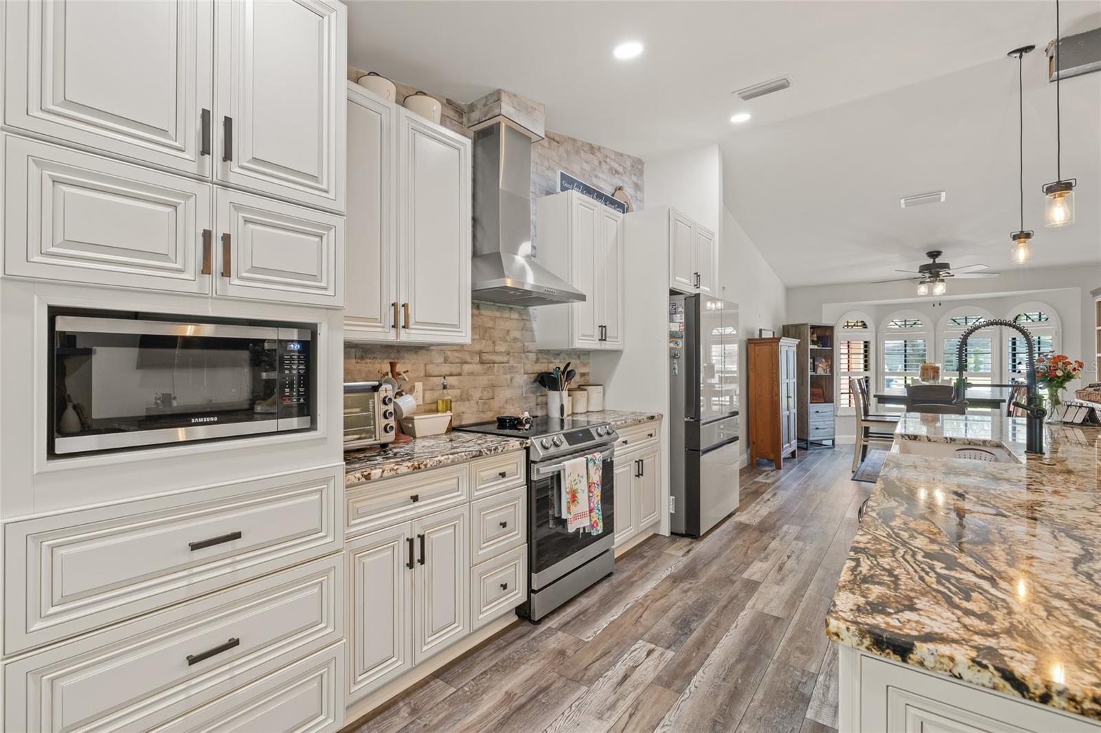 Image 13 of 55 For 10116 Cherryhill Place