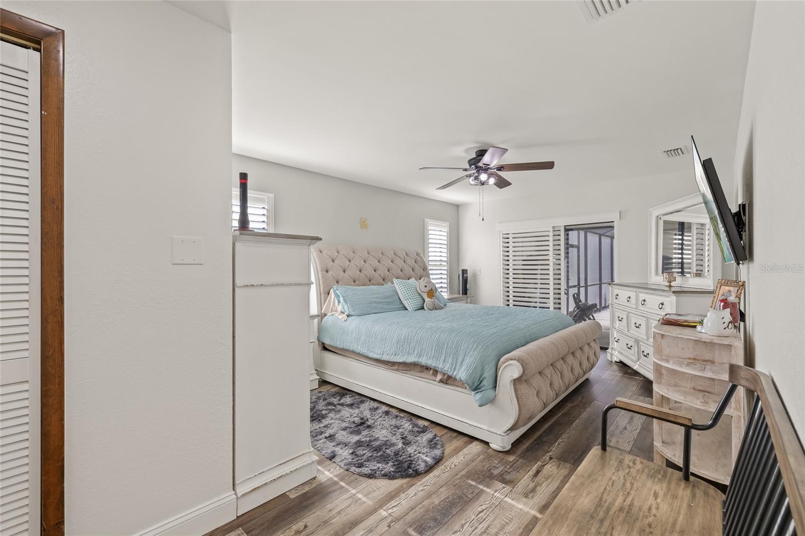 Image 18 of 55 For 10116 Cherryhill Place