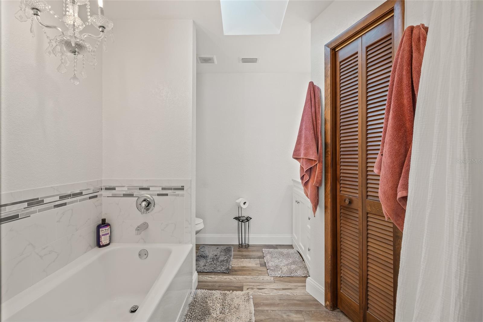 Image 23 of 55 For 10116 Cherryhill Place