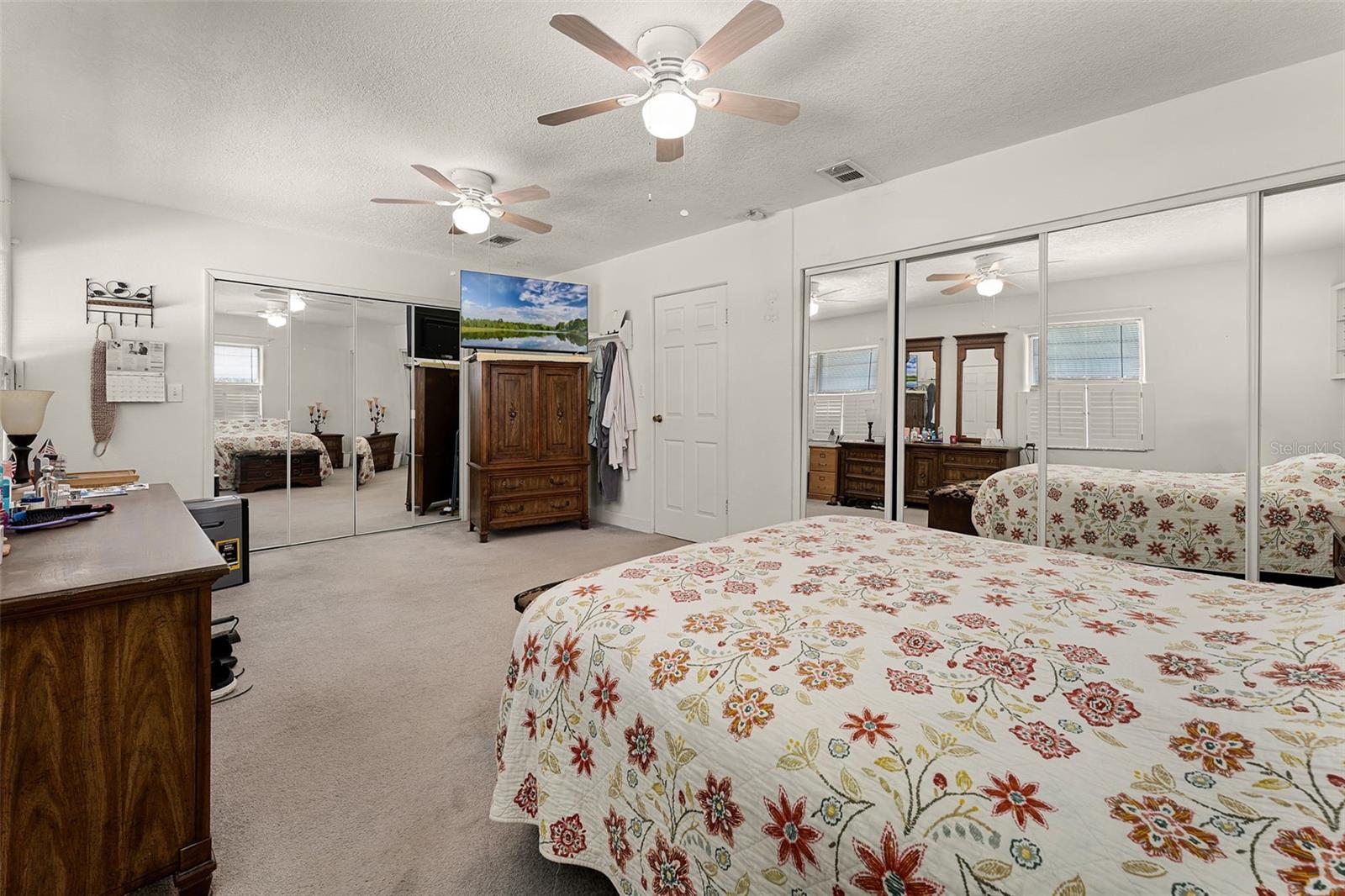 Image 15 of 37 For 408 Editha Circle