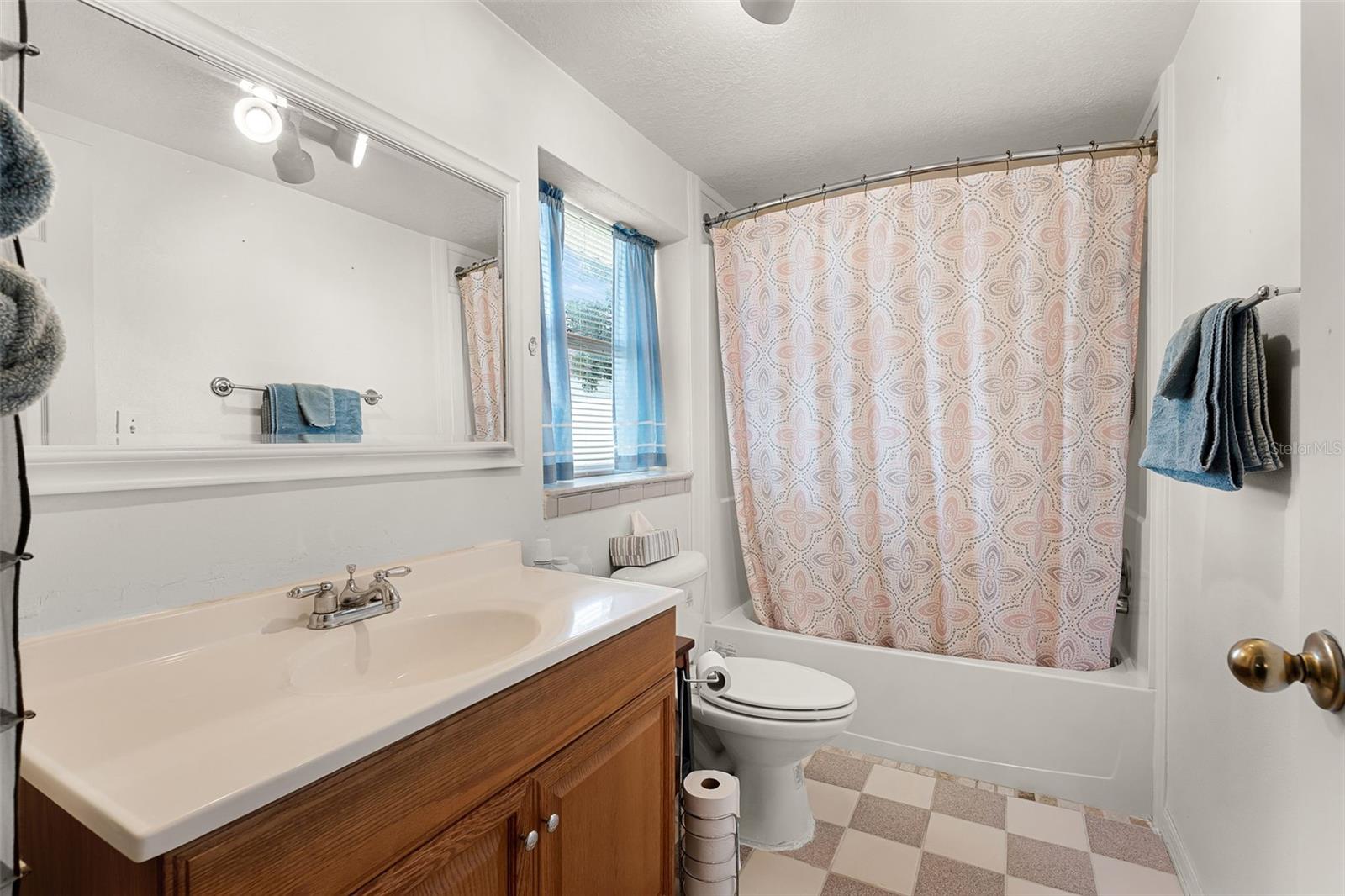 Image 18 of 37 For 408 Editha Circle