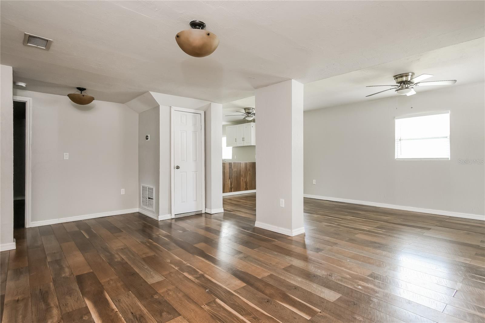 Image 4 of 16 For 825 Jackson Avenue