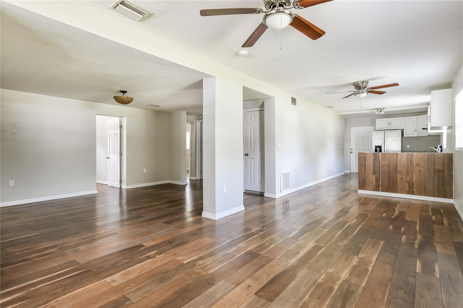 Image 5 of 16 For 825 Jackson Avenue