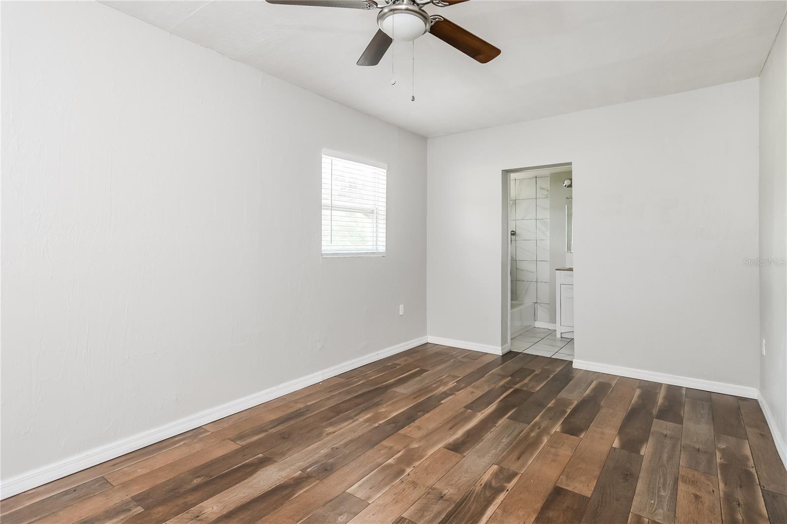 Image 9 of 16 For 825 Jackson Avenue
