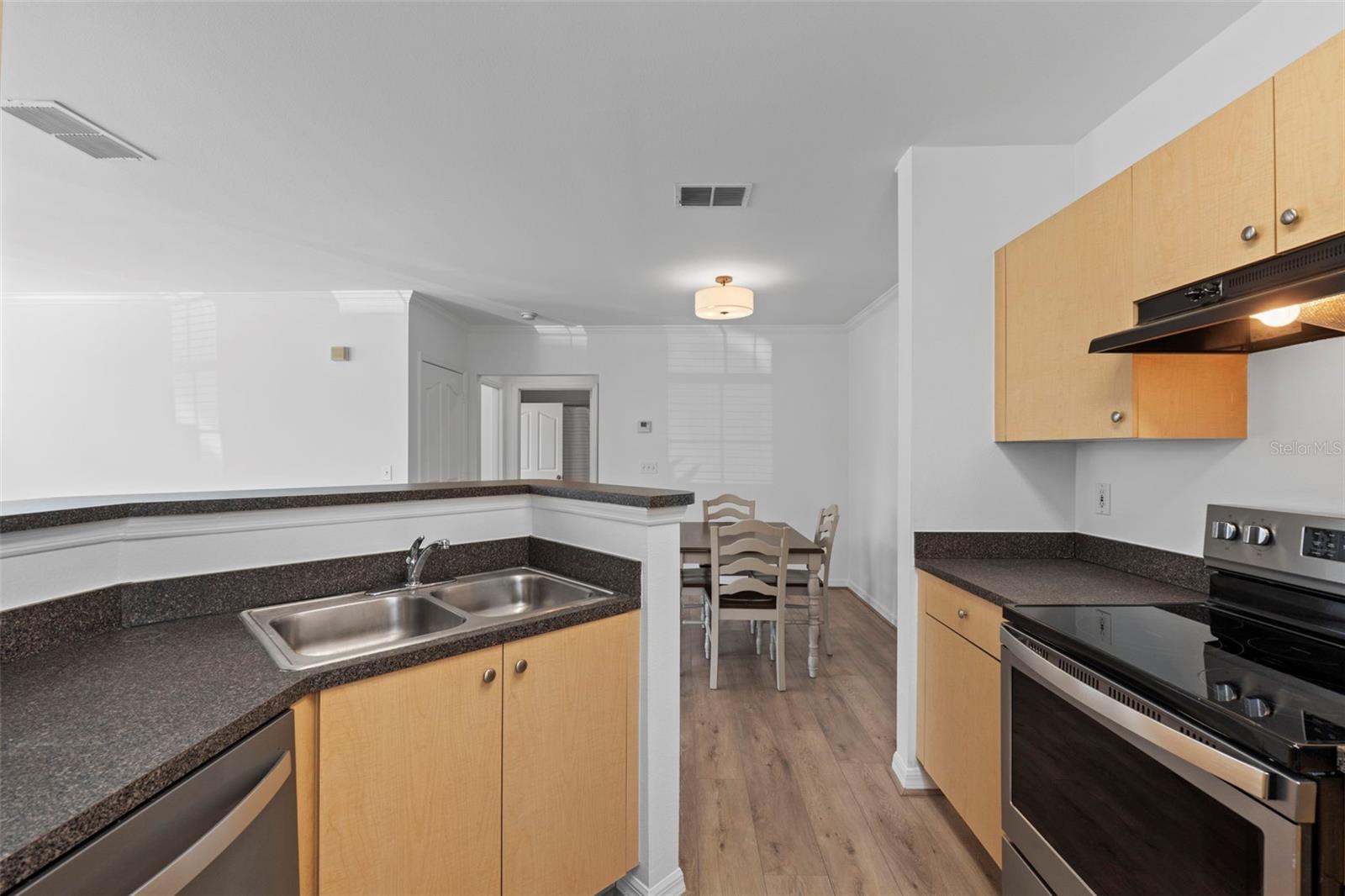 Image 21 of 57 For 710 Siena Palm Drive 102